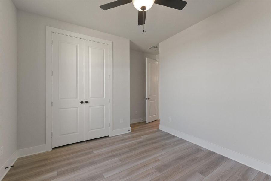 Spacious, unfurnished interior of a new home in Lago Mar, Texas City (Image 31).