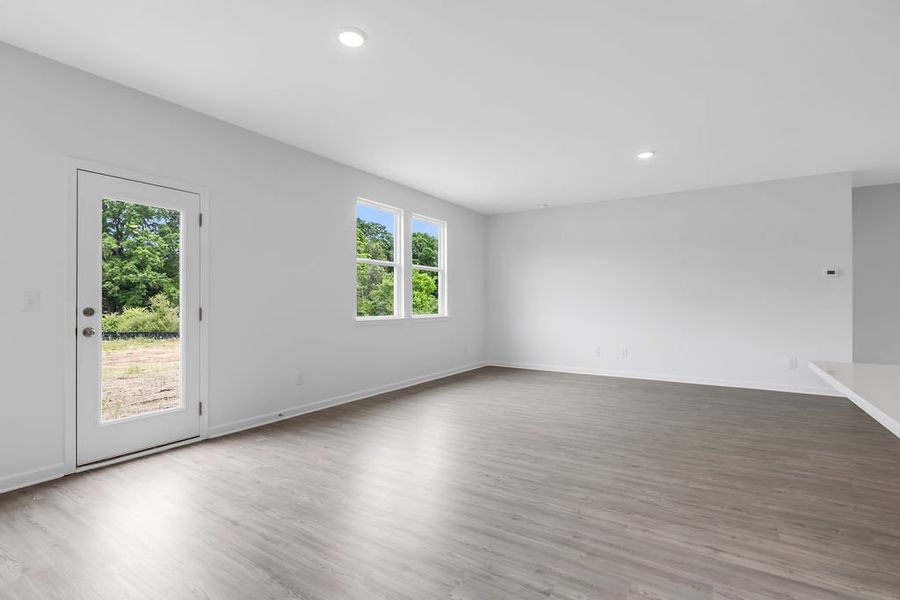 Spacious, unfurnished interior of a new home in Three Rivers, Rome (Image 20).