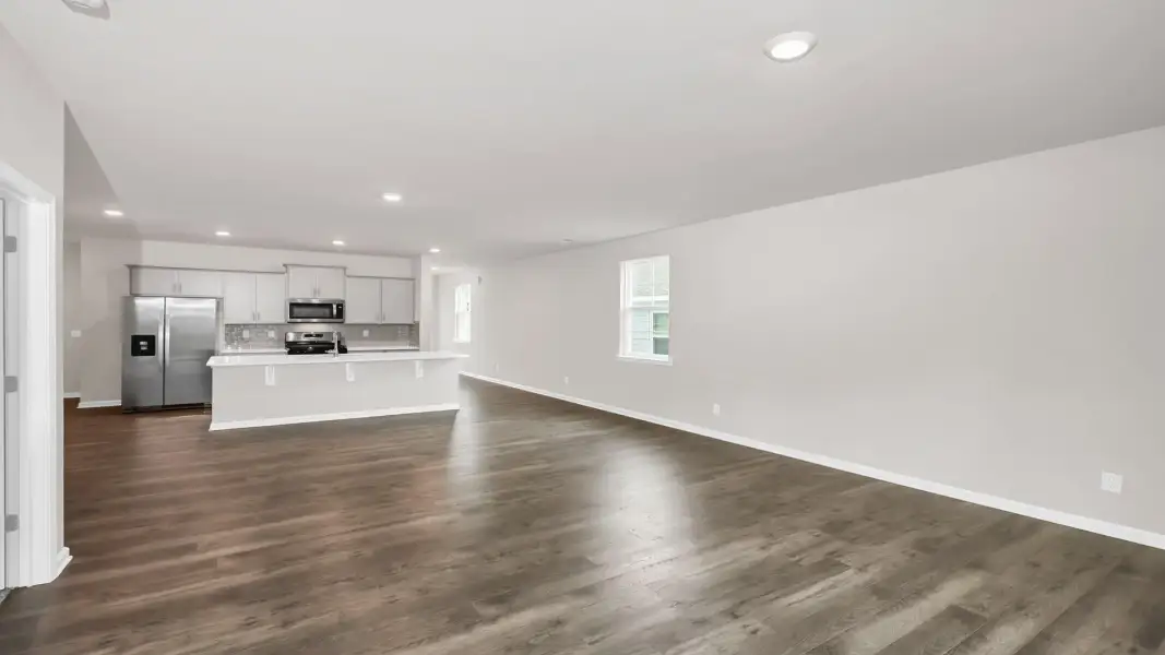 Spacious, unfurnished interior of a new home in Livingston Woods, Irmo (Image 15).