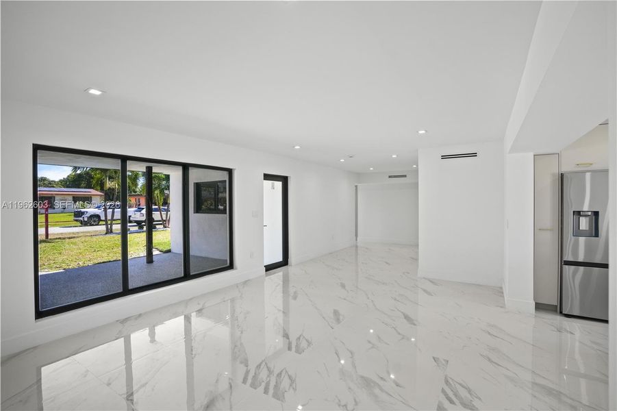 Spacious, unfurnished interior of a new home in , Fort Lauderdale (Image 21). Spacious, unfurnished interior of a new home in , Fort Lauderdale (Image 21).