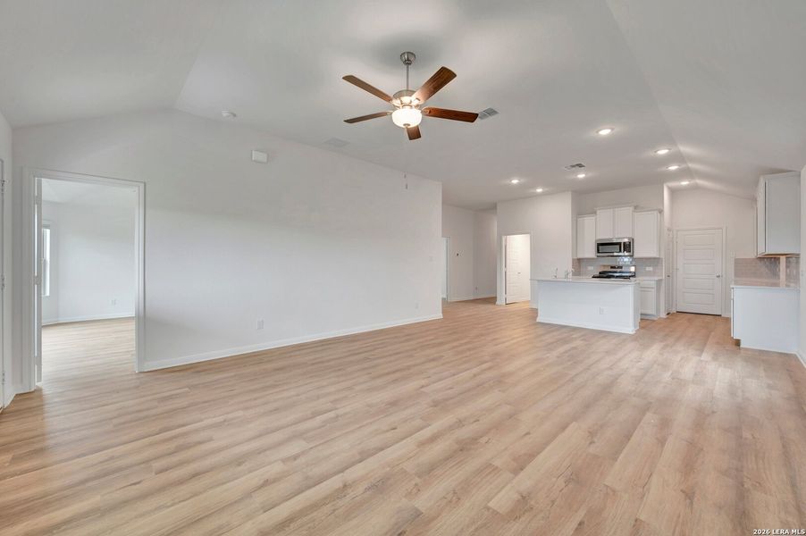 Spacious, unfurnished interior of a new home in Agave, San Antonio (Image 24). Spacious, unfurnished interior of a new home in Agave, San Antonio (Image 24).