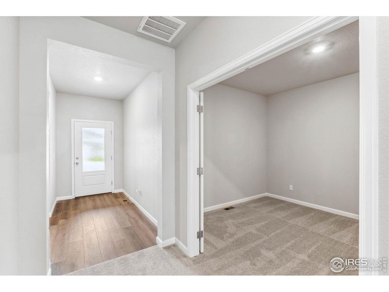 Spacious, unfurnished interior of a new home in , Severance (Image 17).