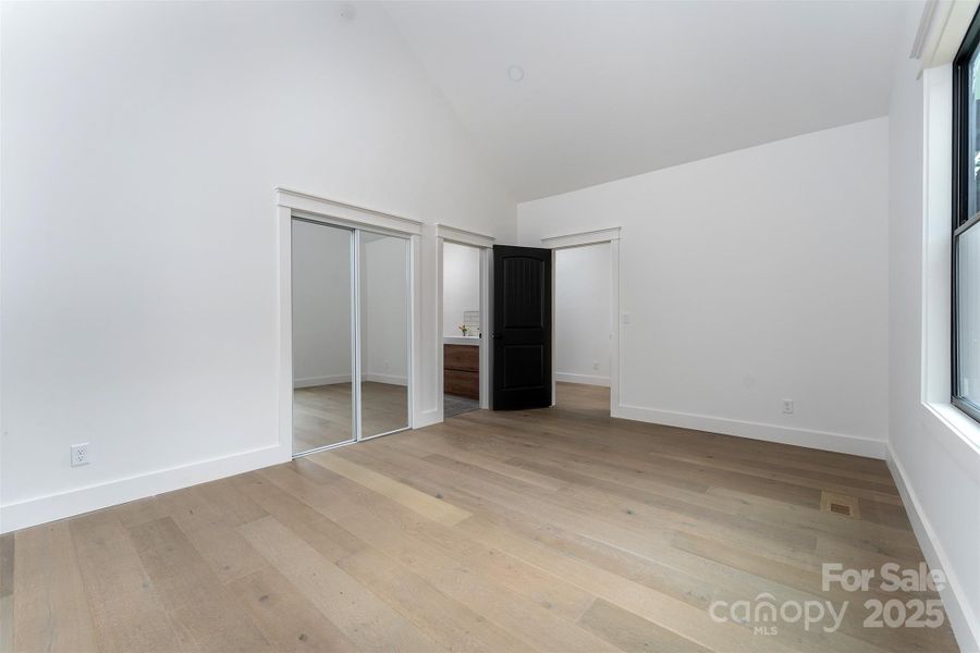 Spacious, unfurnished interior of a new home in , Hendersonville (Image 36).