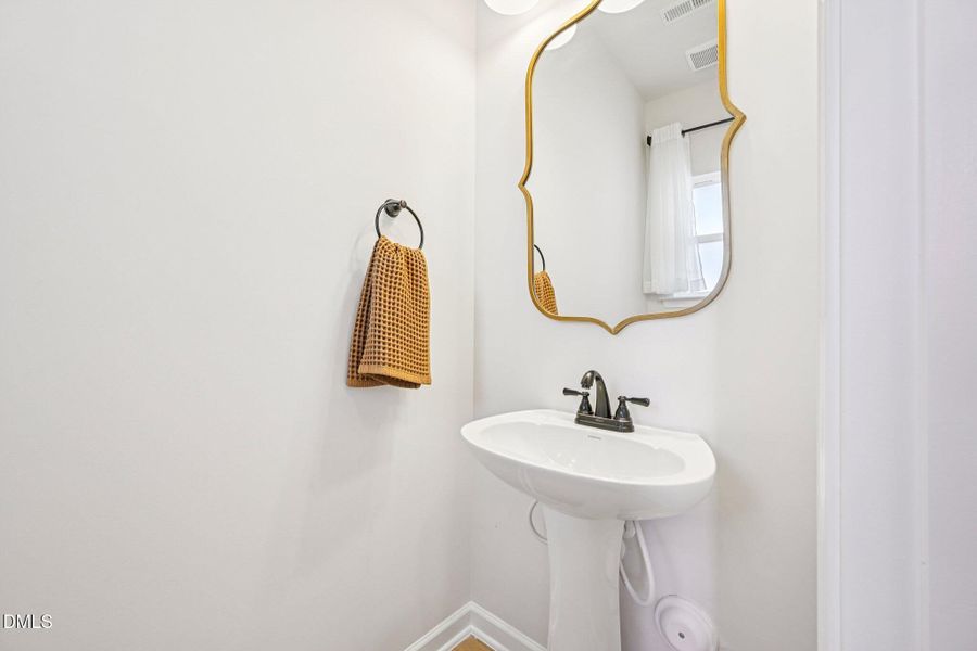 33-web-or-mls-Commons Cir-S2511-033