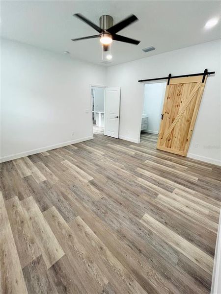 Spacious, unfurnished interior of a new home in , New Port Richey (Image 17).