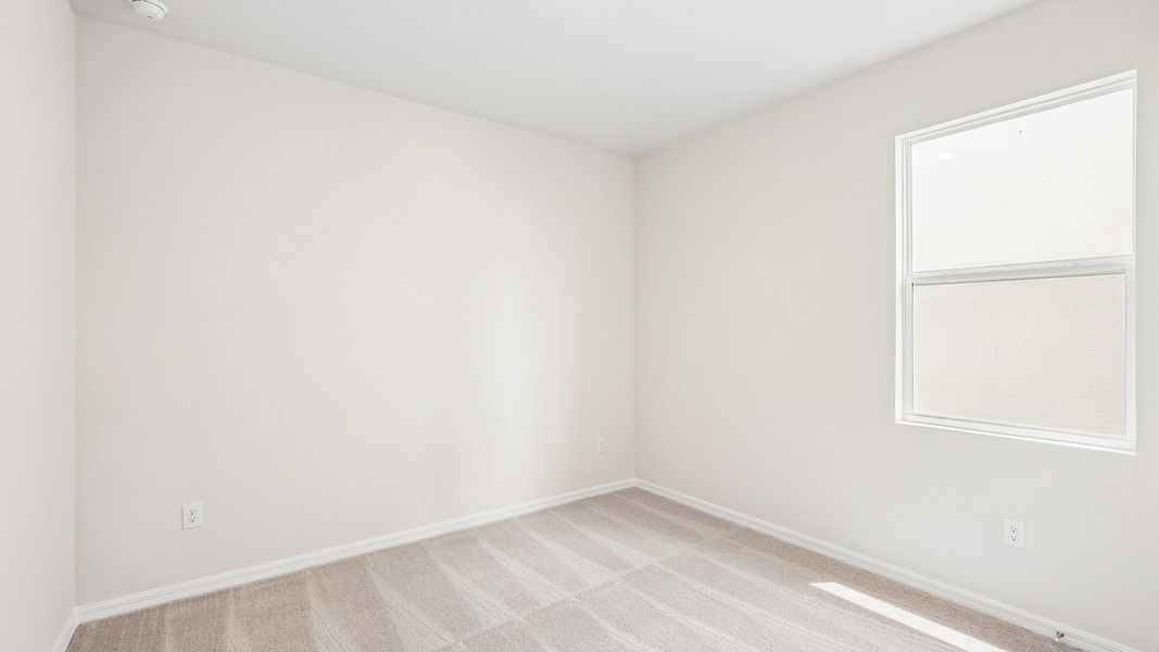 Representative unfurnished interior of a home built from the Lantana by D.R. Horton in Silverstone North, Palmetto (Image 27).