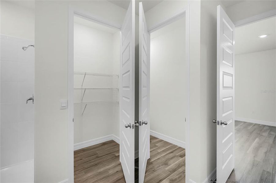 Spacious, unfurnished interior of a new home in Summerlin at Hawthorne Ranch, Lakeland (Image 16).