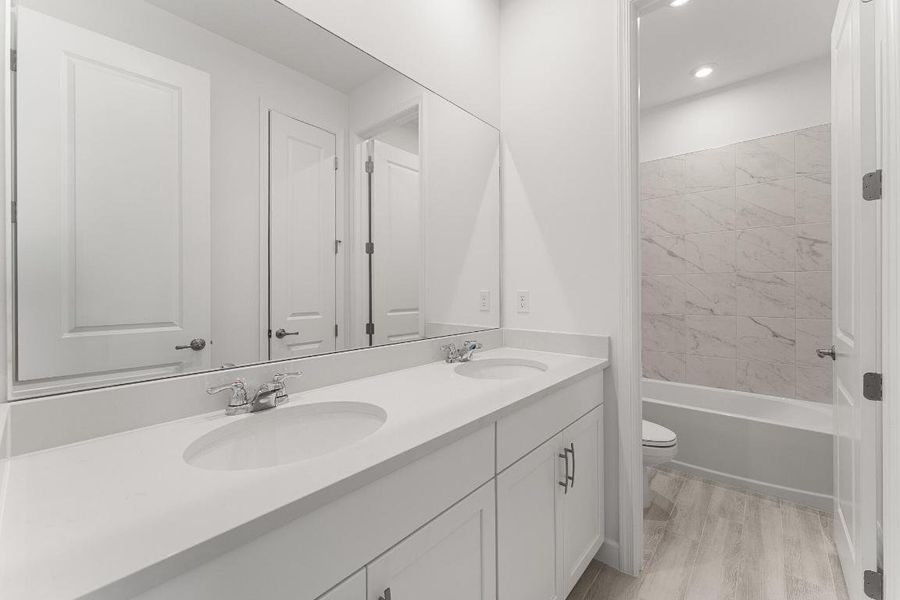 US_SEF_BRIAR_LOT 42_Bath 2