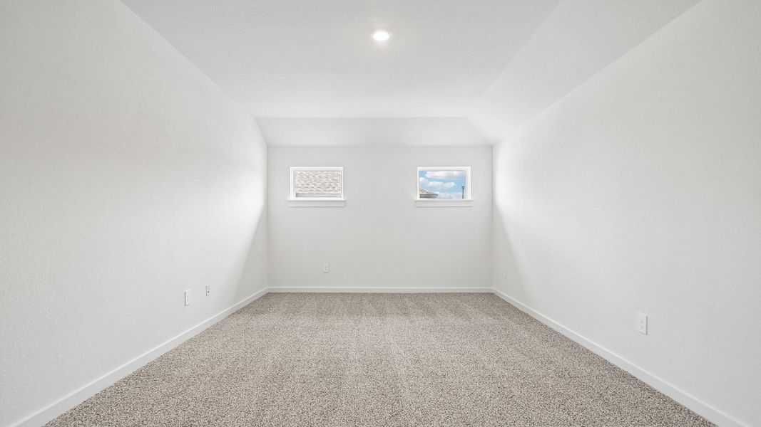 Spacious, unfurnished interior of a new home in Rosenbusch Ranch, Leander (Image 26).