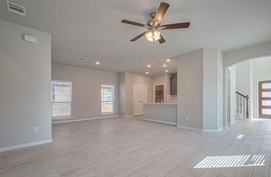 Spacious, unfurnished interior of a new home in Oak Hills Montgomery, Montgomery (Image 5). Spacious, unfurnished interior of a new home in Oak Hills Montgomery, Montgomery (Image 5).