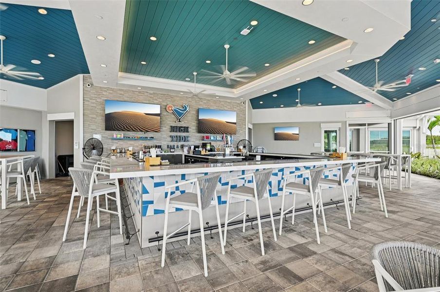 Community amenities in , Englewood (Image 32).