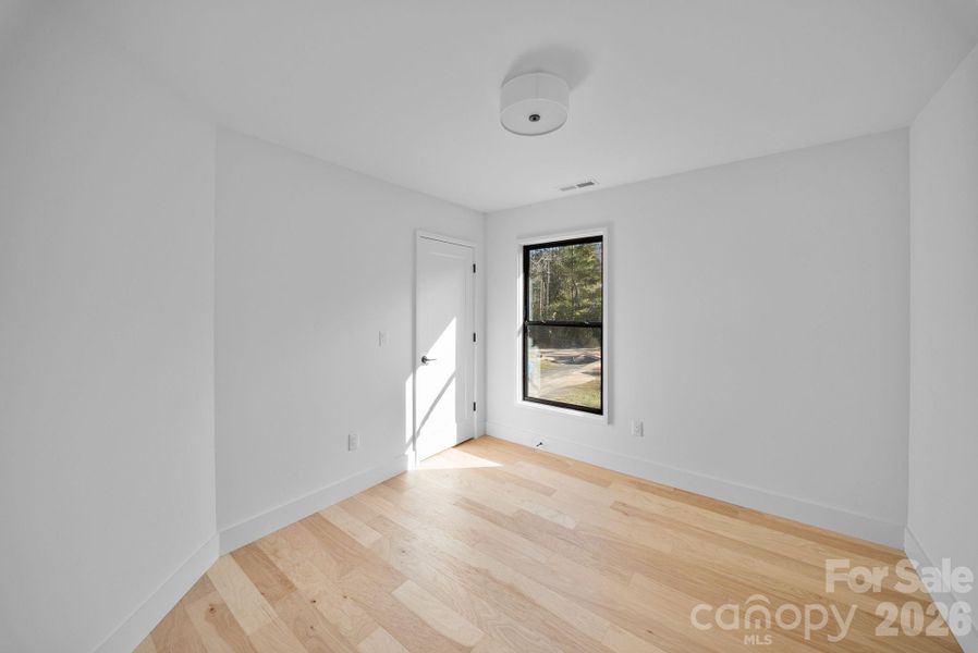 Spacious, unfurnished interior of a new home in , Asheville (Image 21).
