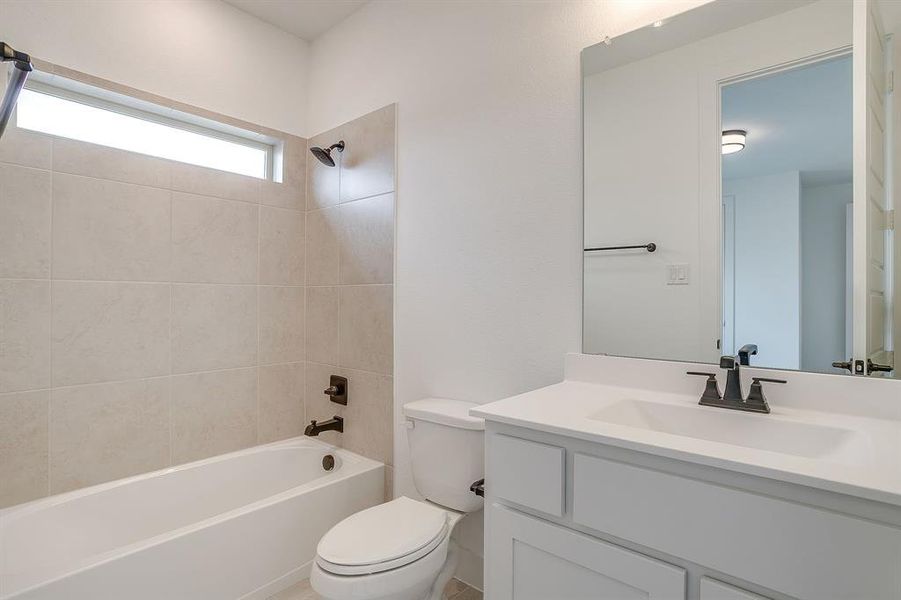 Furnished interior view inside a new home in Talon Hills, Fort Worth (Image 15).