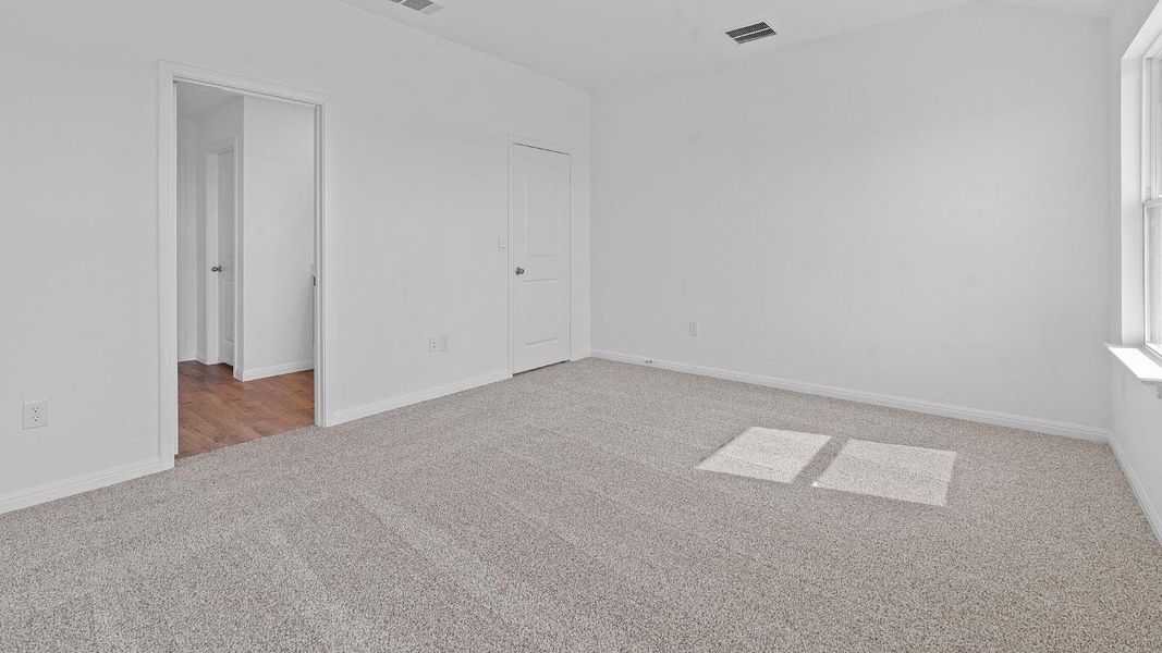 Spacious, unfurnished interior of a new home in Prairie Lakes, Buda (Image 19).
