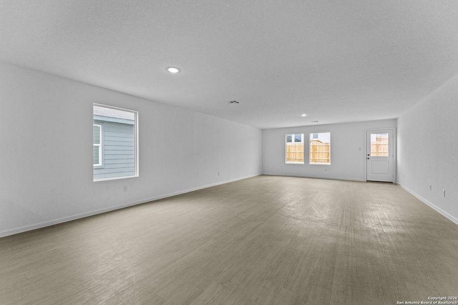 Spacious, unfurnished interior of a new home in Voss Farms, New Braunfels (Image 14).