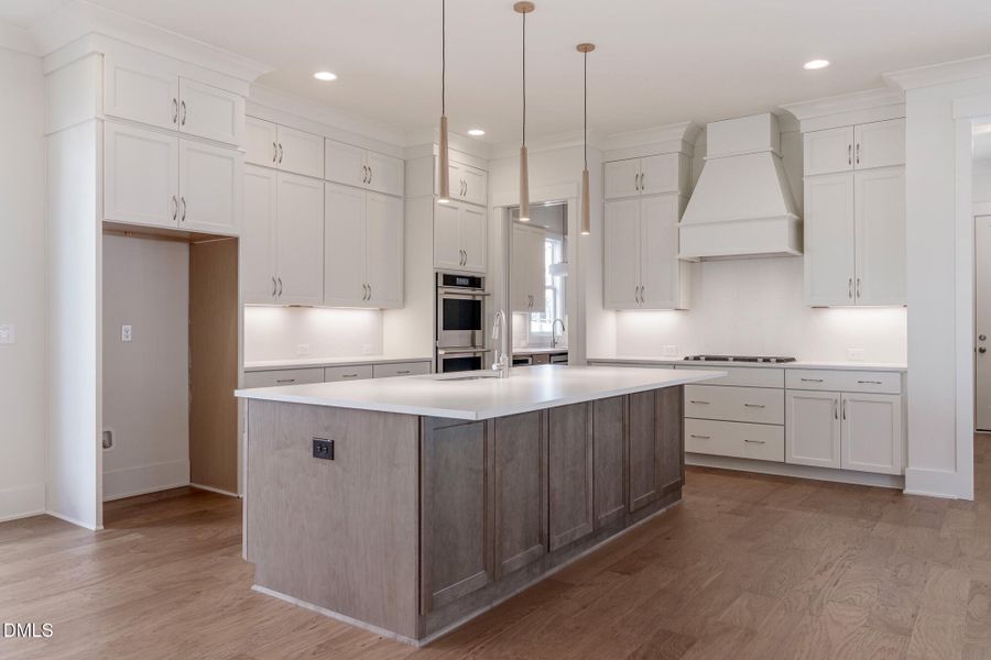 1529_SALEM CHURCH_INTERIOR_13