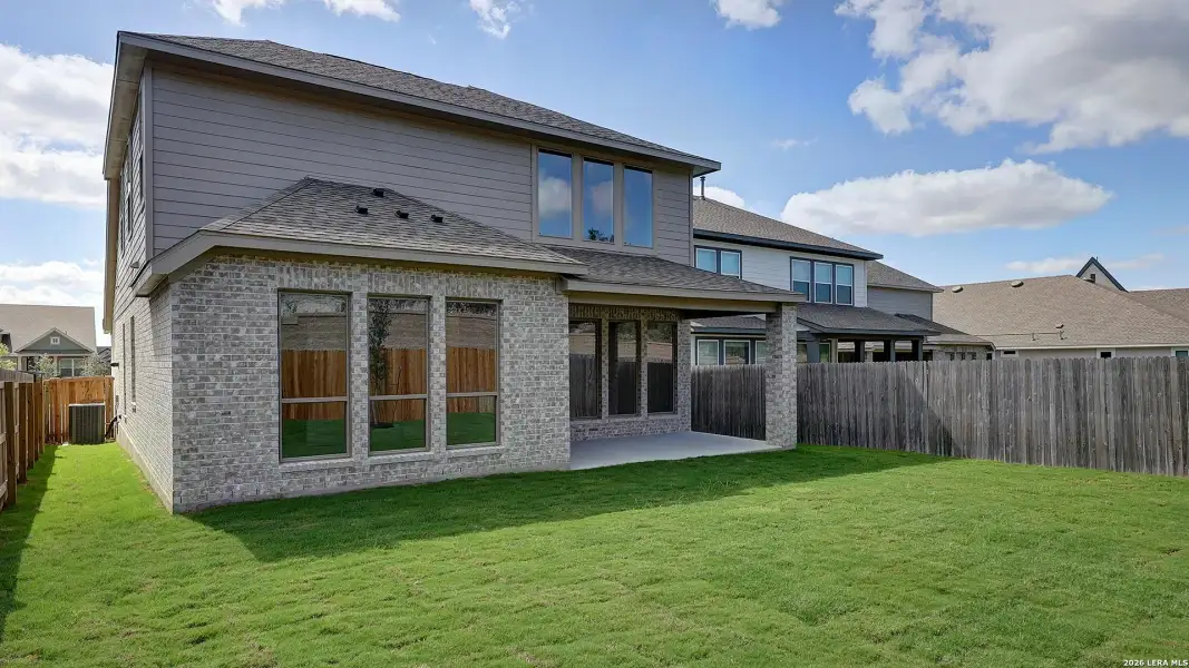 Exterior details and patio area of a home in Ladera, San Antonio (Image 3).