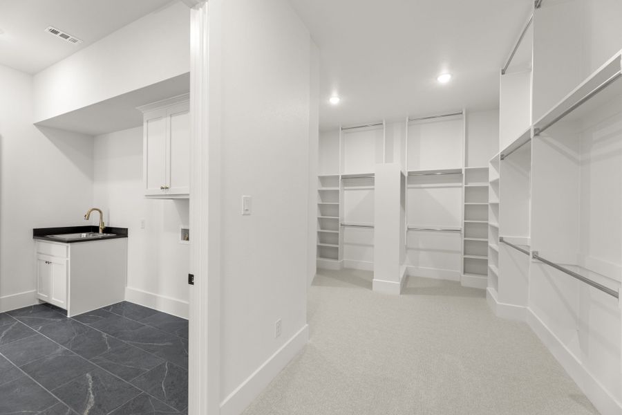 Spacious, unfurnished interior of a new home in Mustang Lakes, Celina (Image 69). Spacious, unfurnished interior of a new home in Mustang Lakes, Celina (Image 69).