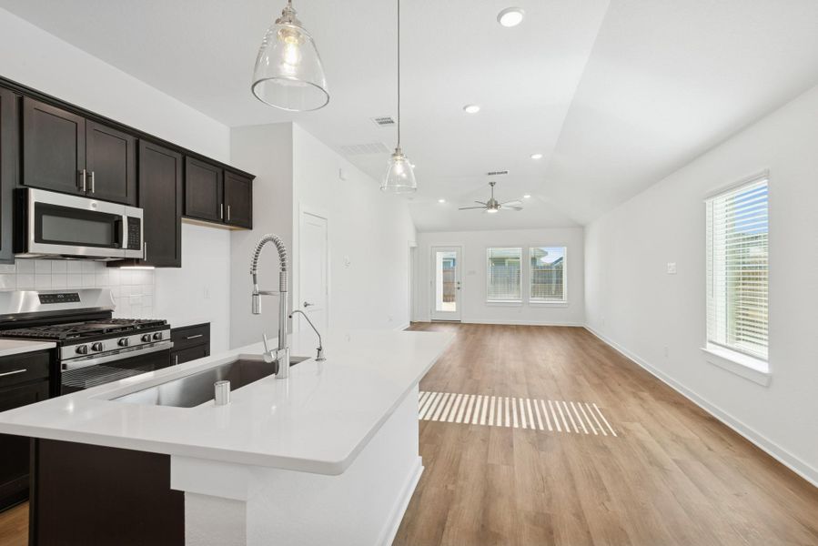 Furnished interior view inside a new home in Miller's Pond, Rosenberg (Image 7).