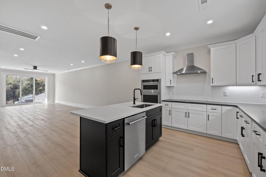 30-221 S West St_1992