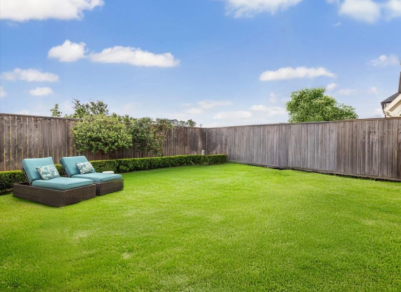 very spacious 44ft x 41ft private backyard 9can fit private pool) very spacious 44ft x 41ft private backyard 9can fit private pool)