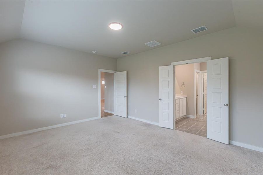 Spacious, unfurnished interior of a new home in Elevon, Lavon (Image 23).