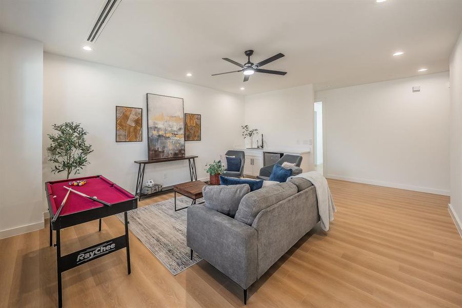Furnished interior view inside a new home in , Colleyville (Image 18).