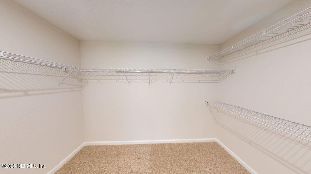 Spacious, unfurnished interior of a new home in Lakes at Bella Lago, Green Cove Springs (Image 10).