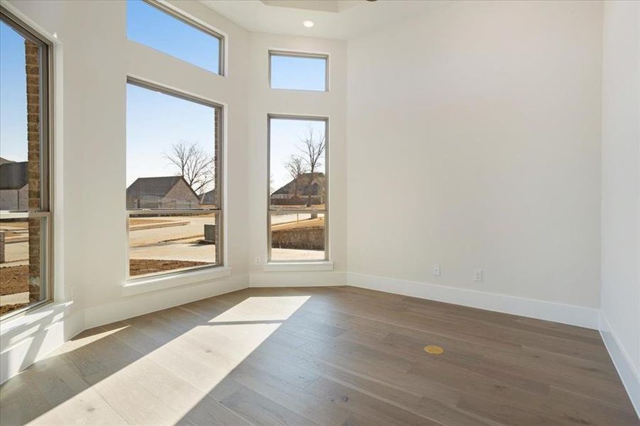 Spacious, unfurnished interior of a new home in , Denison (Image 34).