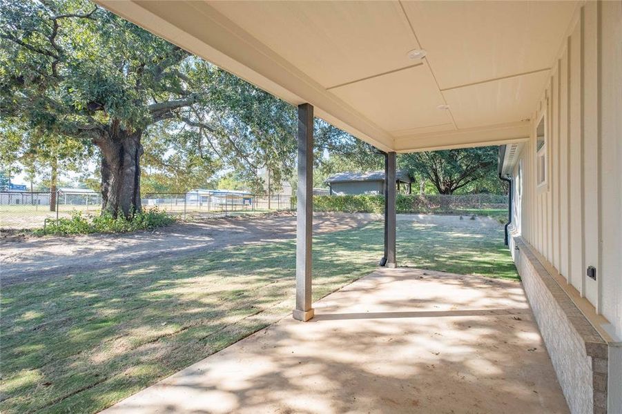Exterior details and patio area of a home in , Lindale (Image 3).