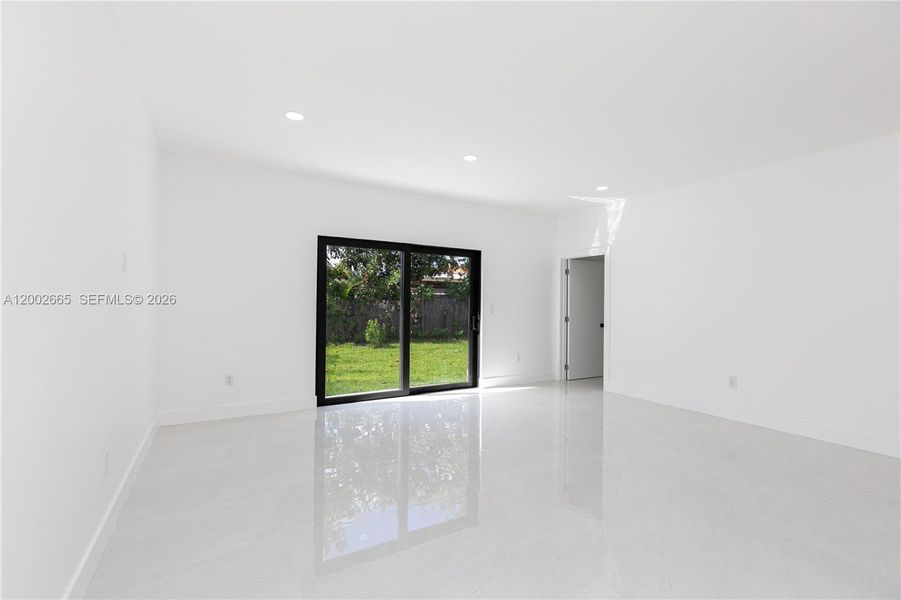 Spacious, unfurnished interior of a new home in , Miami (Image 22).