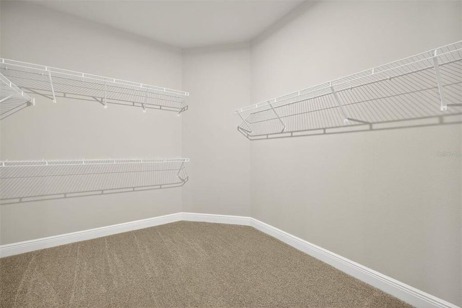 Spacious, unfurnished interior of a new home in Wellen Park, Venice (Image 19).