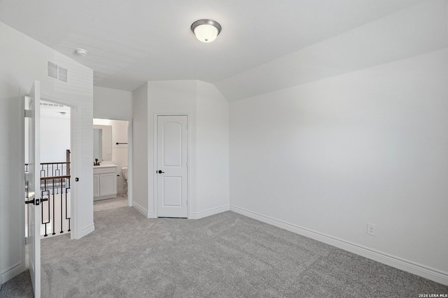 Spacious, unfurnished interior of a new home in Bison Ridge, San Antonio (Image 47).