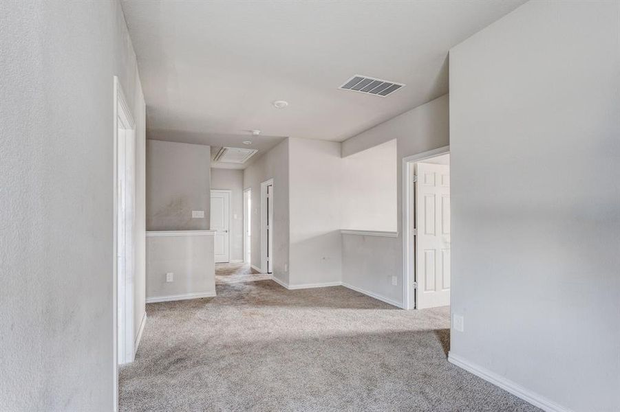 Spacious, unfurnished interior of a new home in Stonehaven, Seagoville (Image 17). Spacious, unfurnished interior of a new home in Stonehaven, Seagoville (Image 17).