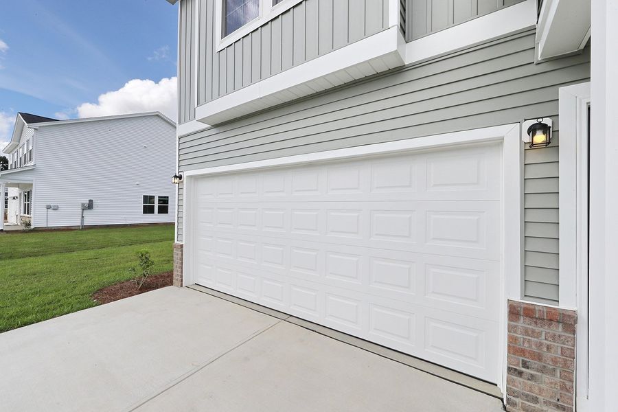 Exterior details and patio area of a home in Garden Grove, Conway (Image 4).