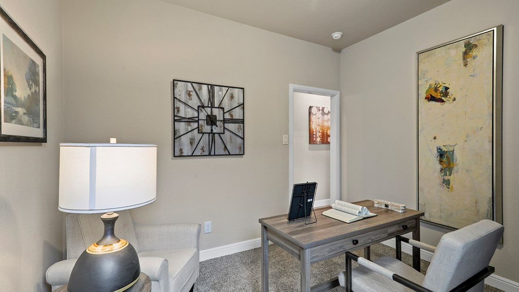 Furnished interior view inside a new home in Trails of Elizabeth Creek, Fort Worth (Image 30). Furnished interior view inside a new home in Trails of Elizabeth Creek, Fort Worth (Image 30).
