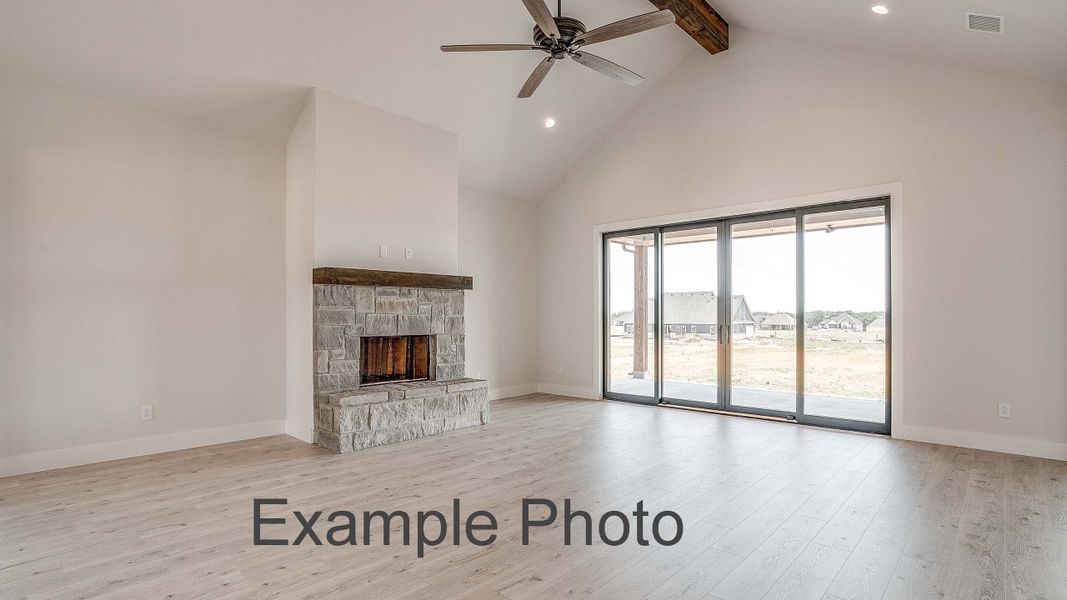 Spacious, unfurnished interior of a new home in Stagecoach Crossing, Bridgeport (Image 10).