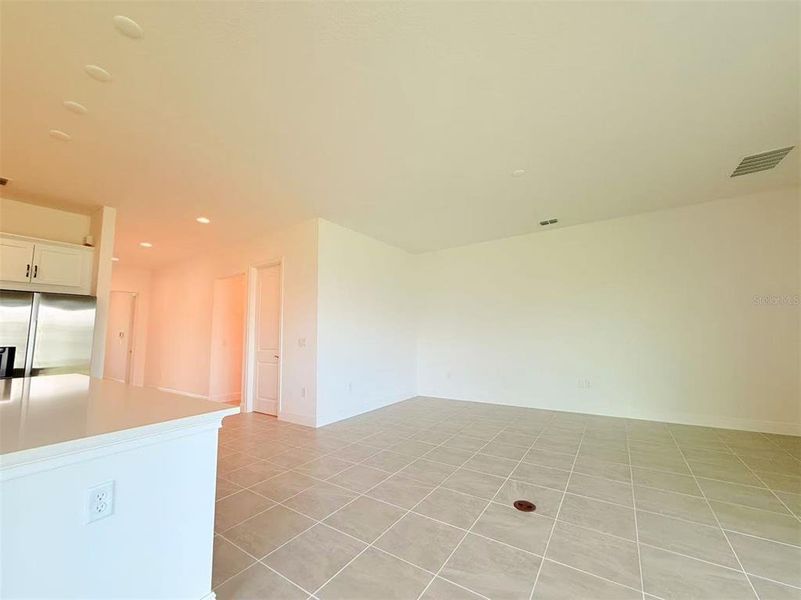 Spacious, unfurnished interior of a new home in , St. Cloud (Image 29).