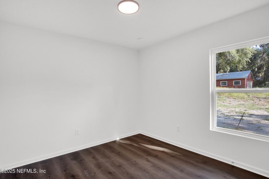 Spacious, unfurnished interior of a new home in , Palatka (Image 22).