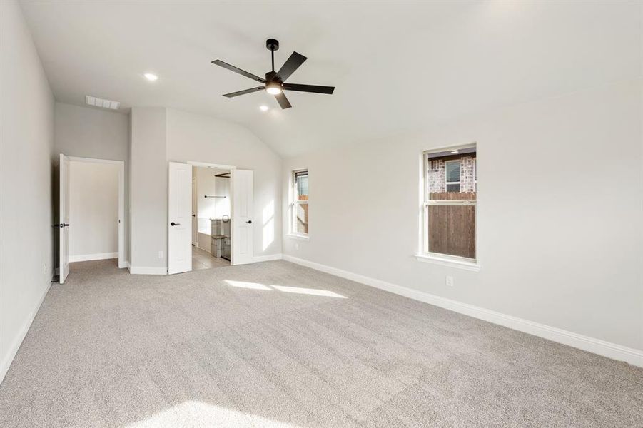 Spacious, unfurnished interior of a new home in Eagle Glen 50, Alvarado (Image 34).