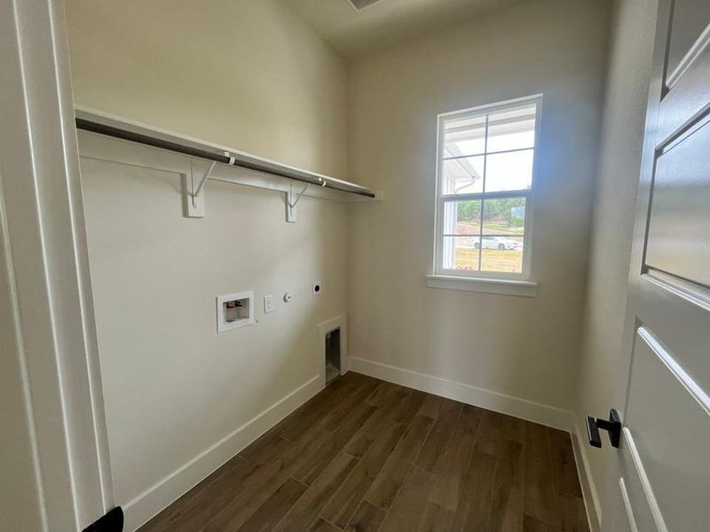 Spacious, unfurnished interior of a new home in Eagle Ridge Estates, Weatherford (Image 10).