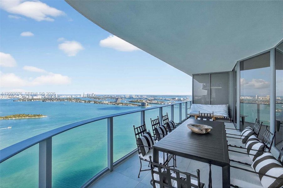 Condo located in Miami, FL showcasing its design and architecture (Image 28).