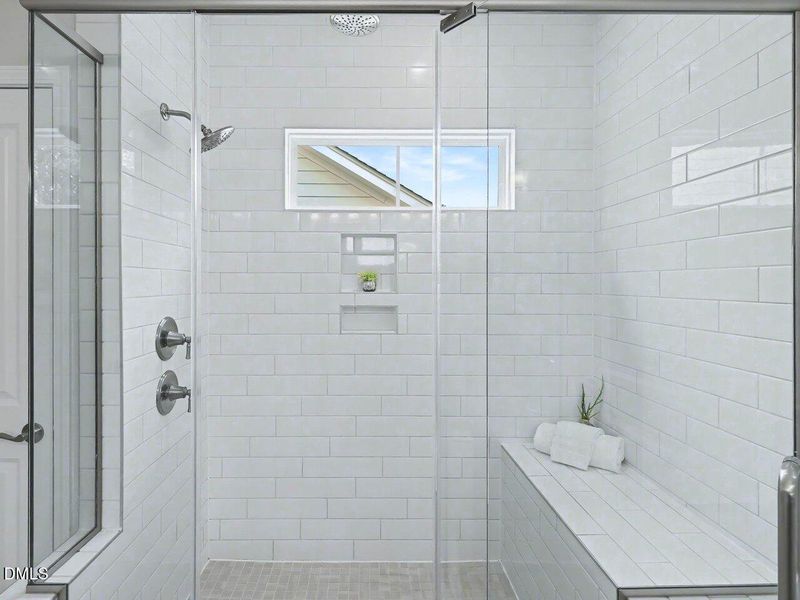 Primary Bathroom 3 (5)