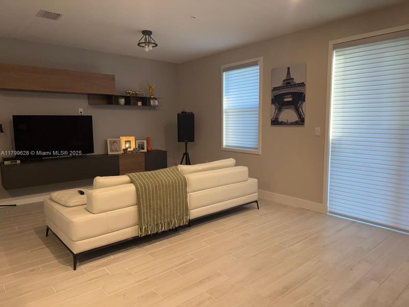 Furnished interior view inside a new home in , Pembroke Pines (Image 16).