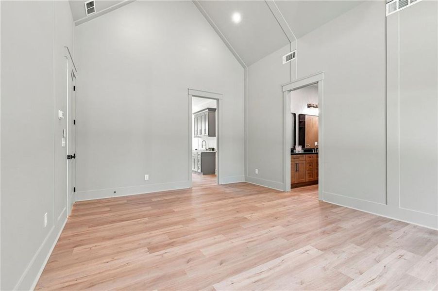 Spacious, unfurnished interior of a new home in , Ellijay (Image 38).