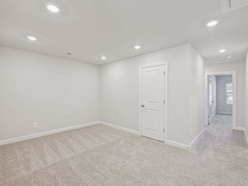 Spacious, unfurnished interior of a new home in Crossrail Station, Mooresville (Image 12). Spacious, unfurnished interior of a new home in Crossrail Station, Mooresville (Image 12).