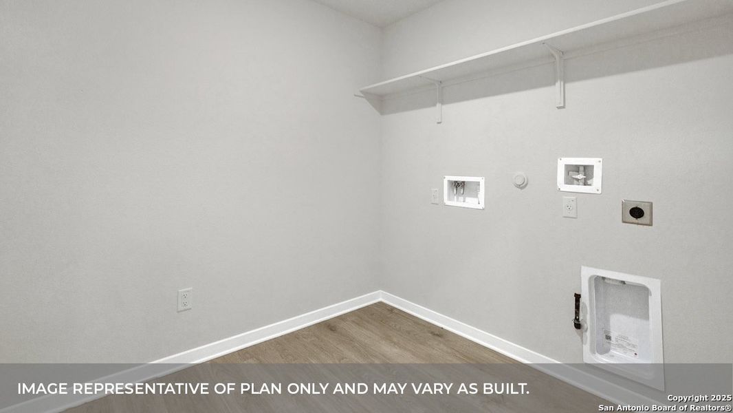 Spacious, unfurnished interior of a new home in Sonoma Oaks, Fredericksburg (Image 10). Spacious, unfurnished interior of a new home in Sonoma Oaks, Fredericksburg (Image 10).