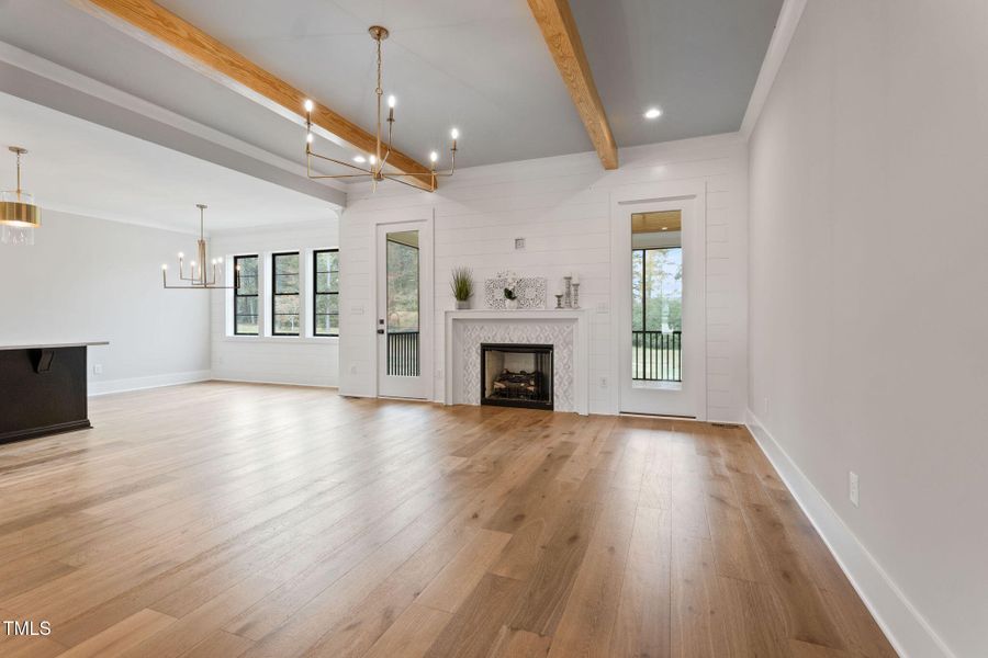 Spacious Living Room to Kitchen