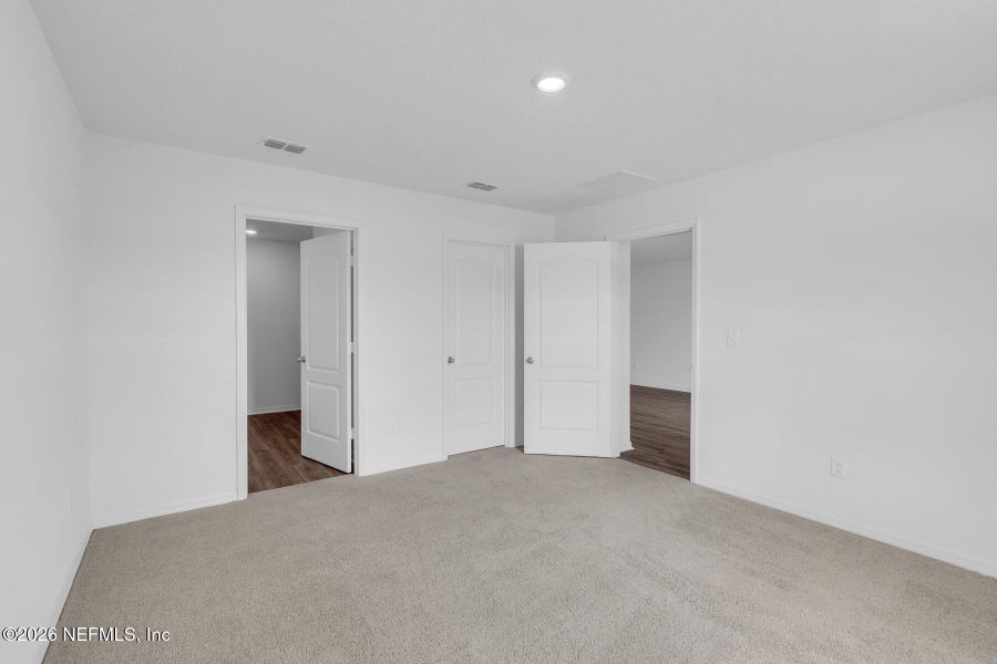Spacious, unfurnished interior of a new home in Rolling Hills, Green Cove Springs (Image 16).