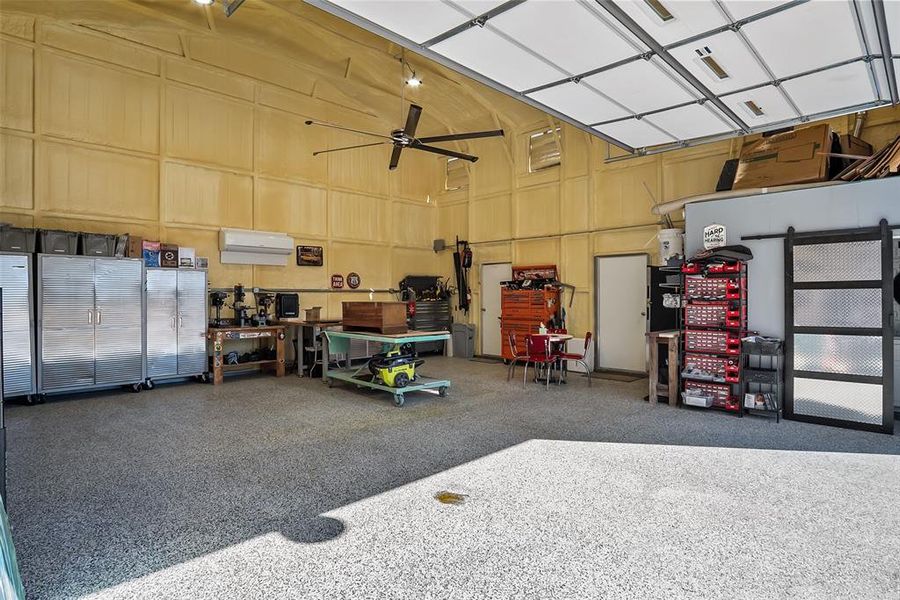 Community amenities in , Santo (Image 20). Community amenities in , Santo (Image 20).